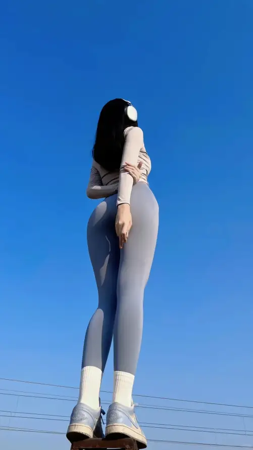 揭秘“亚洲婷婷久久色”擦边内容，流量生意为何盯上你？